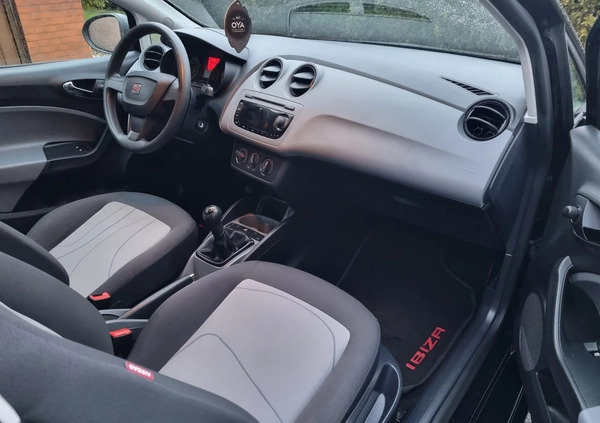 Seat Ibiza cena 17900 przebieg: 137000, rok produkcji 2012 z Wałcz małe 407